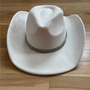 NWT White Cowboy Hat with Silver Band